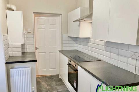 2 bedroom flat to rent, Saltwell Place, Gateshead NE8