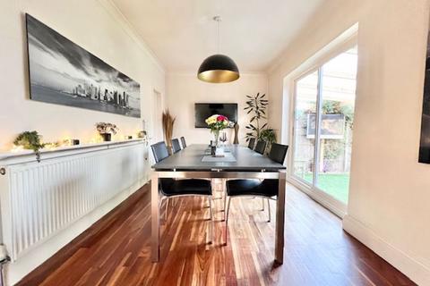 undefined, HUMBERSTON AVENUE, HUMBERSTON