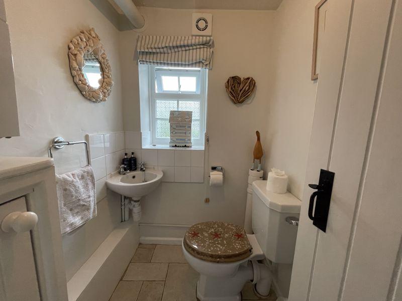 Cloakroom / WC