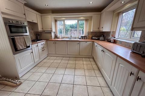 7 Coppice Crescent, Walsall, WS8 7DW
