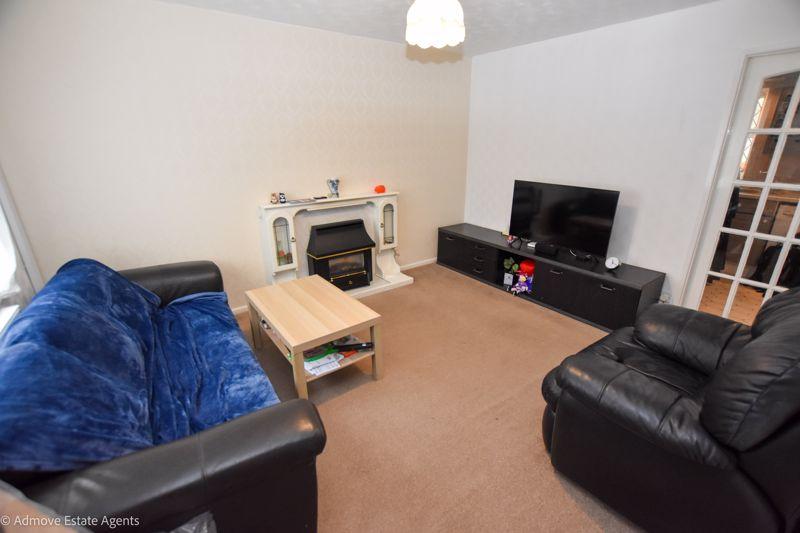 Pochard Drive, Altrincham, WA14 2 bed semidetached house £1,100 pcm (£254 pw)