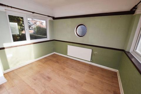3 bedroom chalet for sale - Sandown Road, Orsett