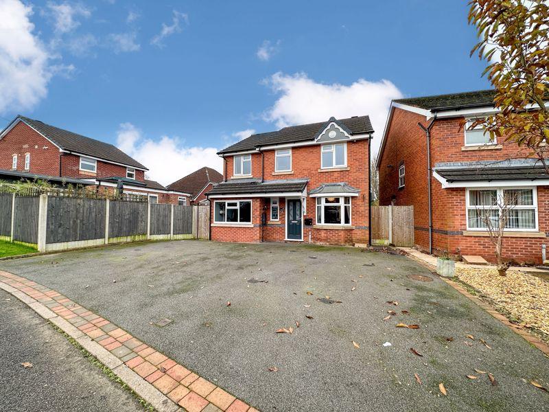 Millstream Close, Cheadle... 4 bed detached house £330,000