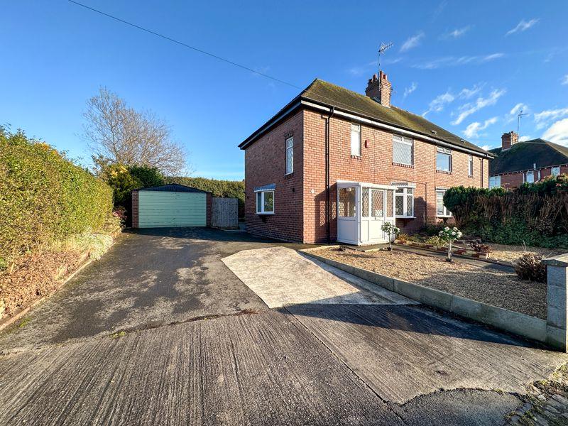 Hall Avenue, Leek, Staffordshire, ST13 2 bed semidetached house for sale £215,000