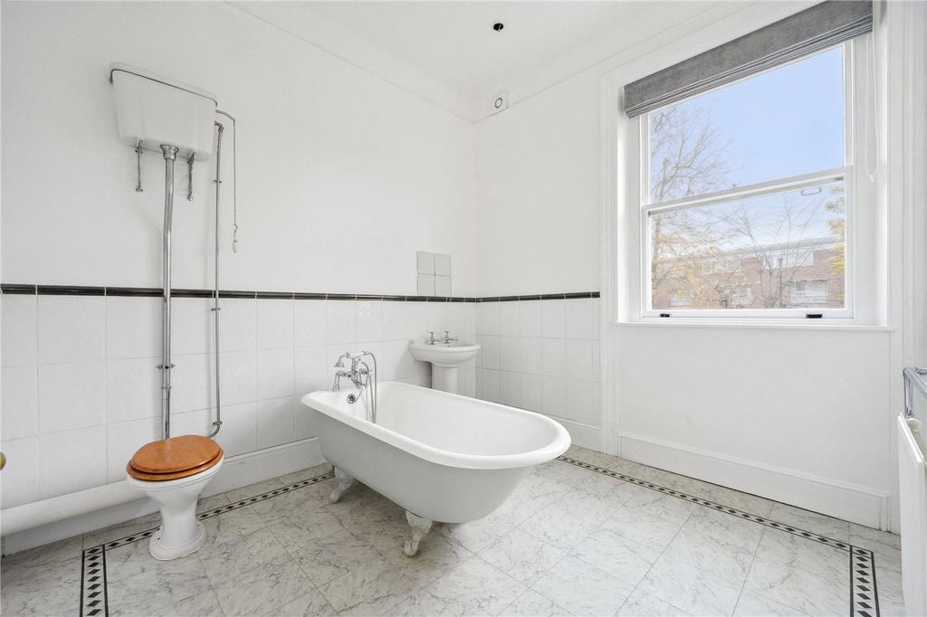 En-Suite Bathroom