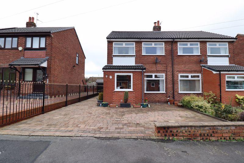Karen Close, Burtonwood, WA5 3 bed semidetached house for sale £229,950
