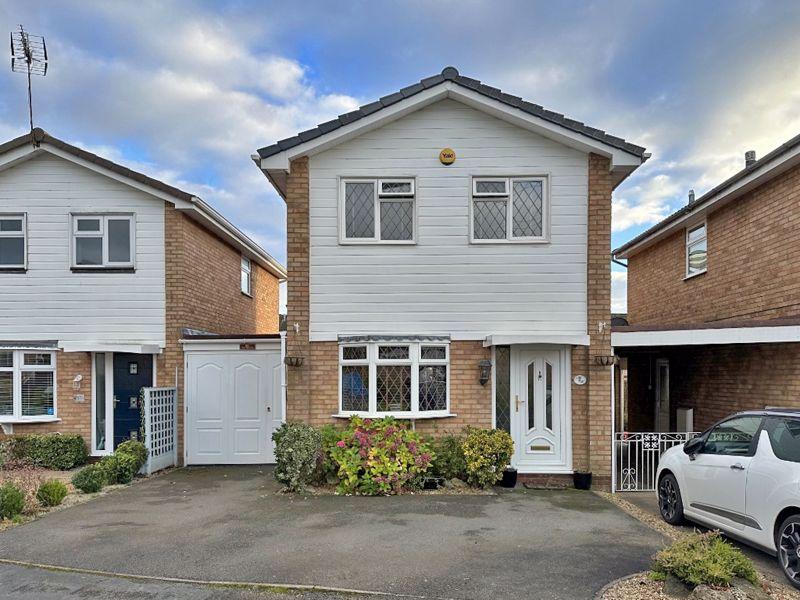 Valley Way, WOMBOURNE 4 bed detached house for sale £305,000