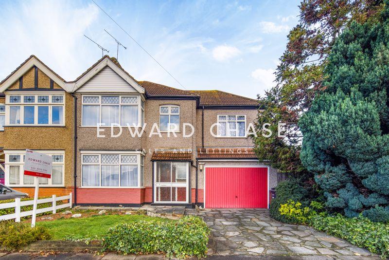 Tollesbury Gardens, Barkingside, IG6 4 bed semidetached house to rent