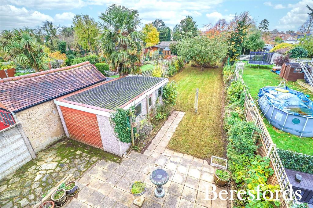 Coniston Avenue, Upminster, RM14 3 bed semidetached house for sale £