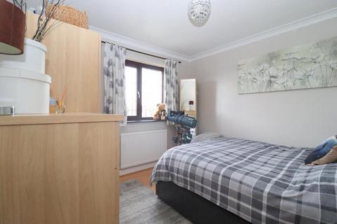 2 Warminster Close, Luton, LU2 8UJ