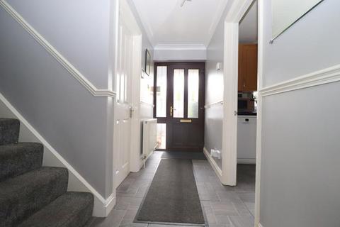 2 Warminster Close, Luton, LU2 8UJ