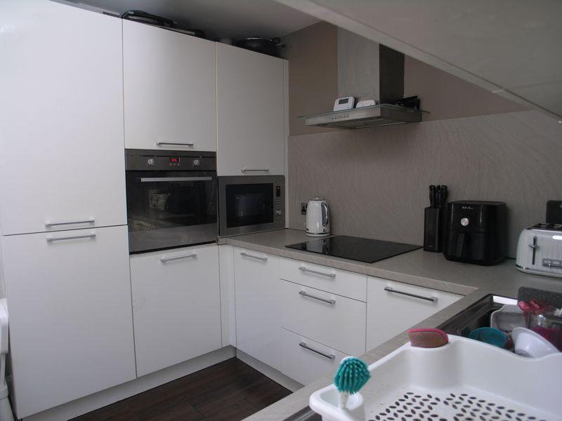 Haden Hill Road, Halesowen B63 2 bed apartment for sale £130,000