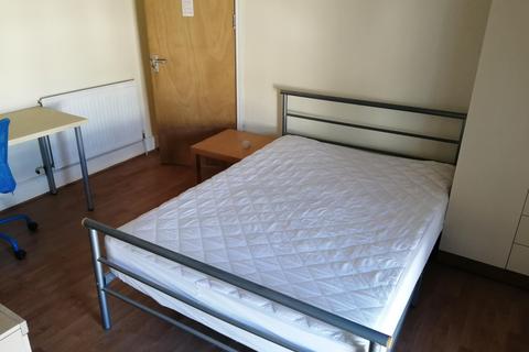 4 bedroom maisonette to rent, Eaton Crescent, Uplands, Swansea