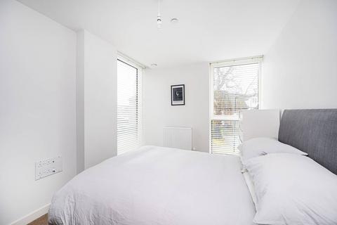 1 bedroom flat for sale, Skylark Point, Stoke Newington, London, N4
