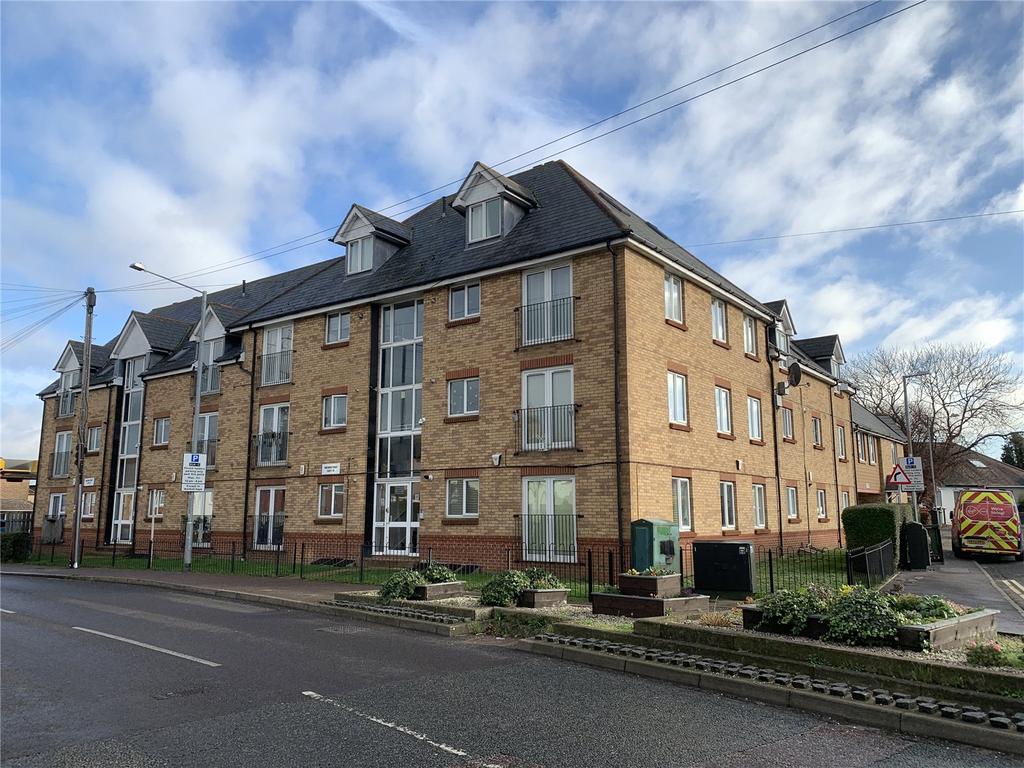 Southend Road, StanfordleHope, Essex, SS17 2 bed apartment £240,000