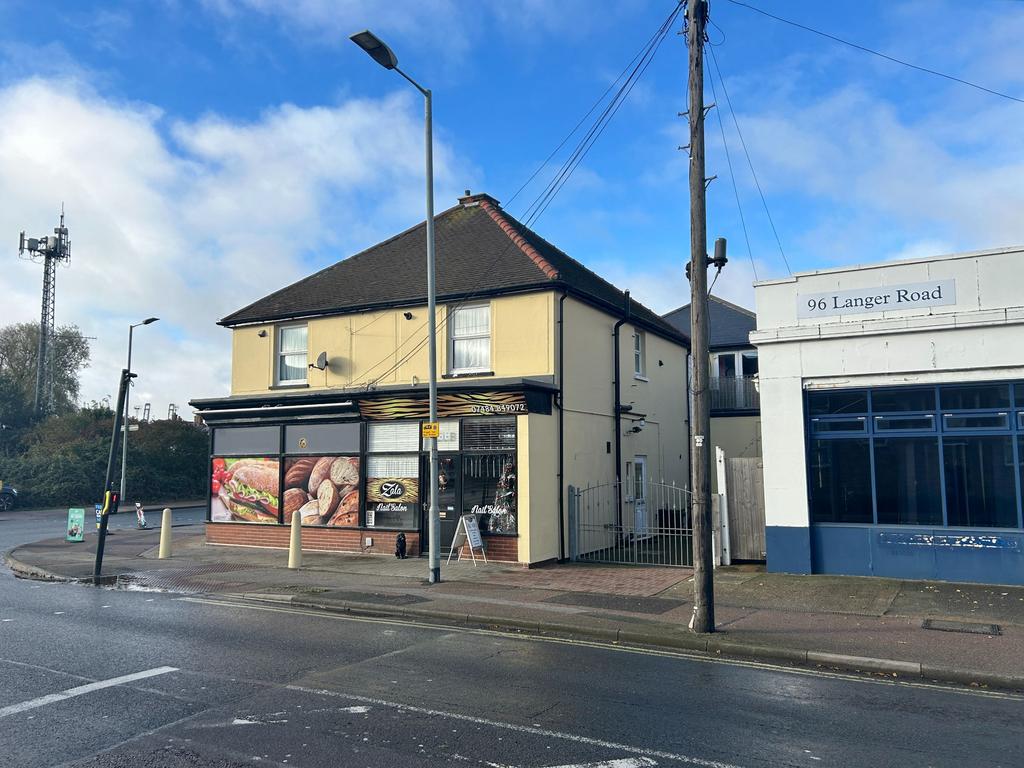 Beach Station Road, Felixstowe Shop to rent £450 pcm (£104 pw)