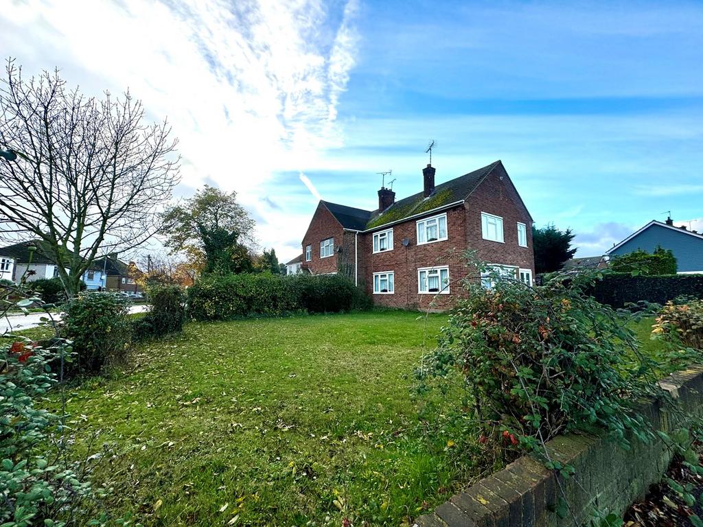 Gordon Road, Corringham, SS17 3 bed semidetached house for sale £450,000