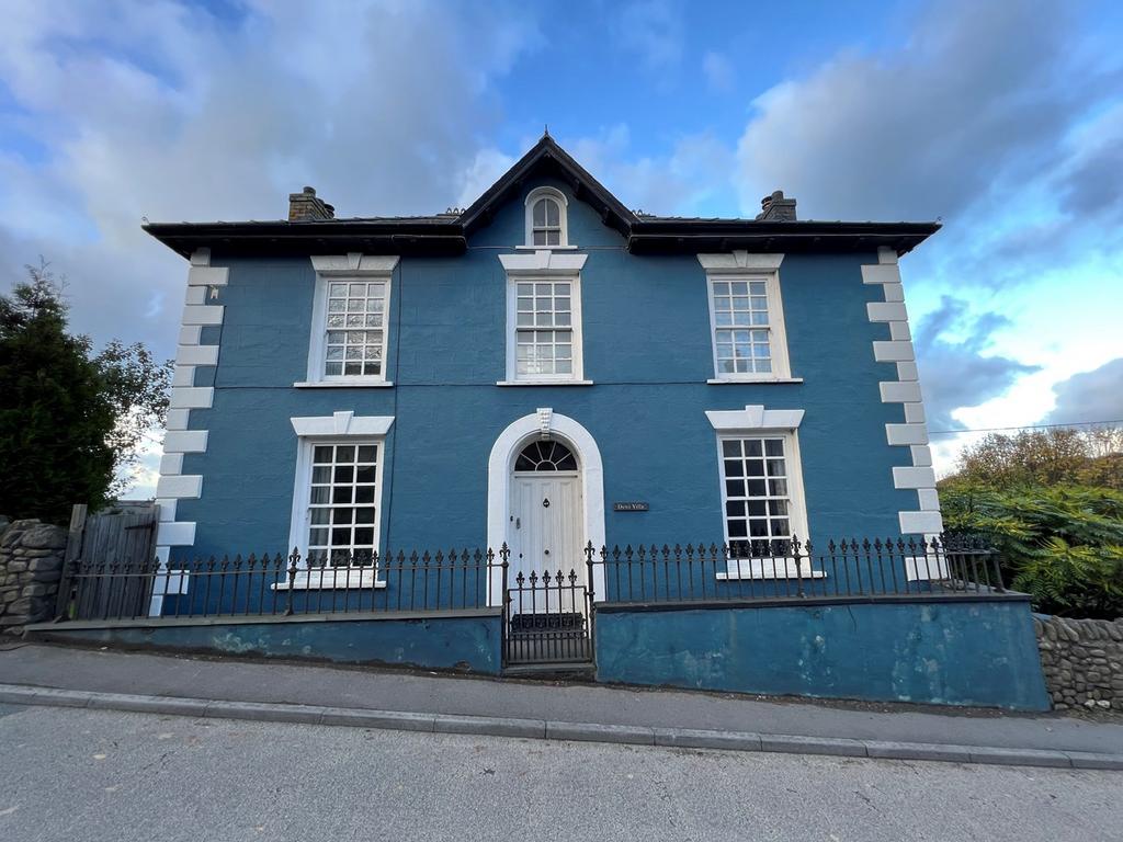 Aberarth, Aberaeron, SA46 4 bed detached house for sale £575,000