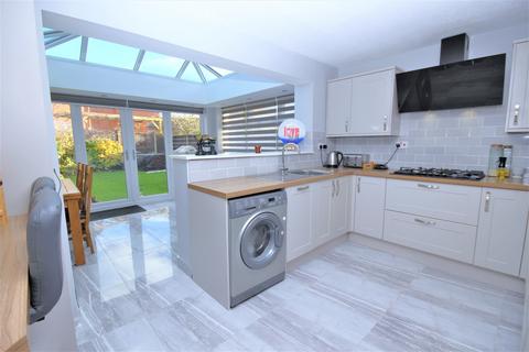 2 bedroom semi-detached house for sale - Simonside, Widnes, Widnes, WA8