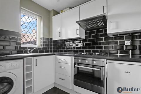 52 Astral Close, Lower Stondon, Henlow, SG16 6EL