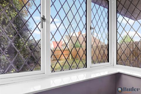 52 Astral Close, Lower Stondon, Henlow, SG16 6EL