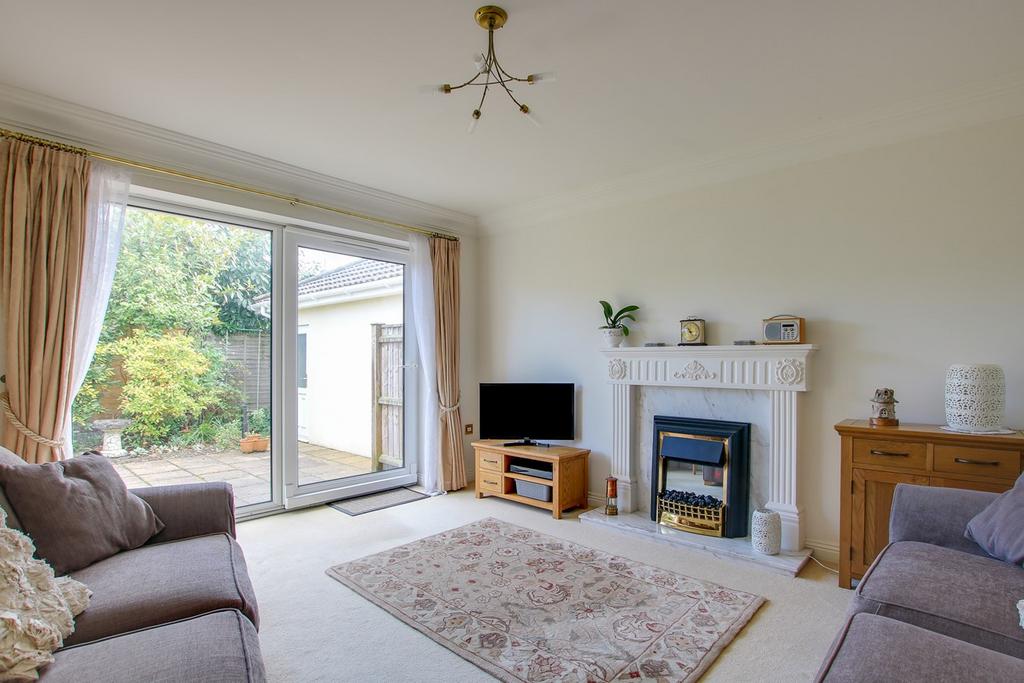 School Lane, St Ives, Ringwood, BH24 3 bed detached bungalow for sale
