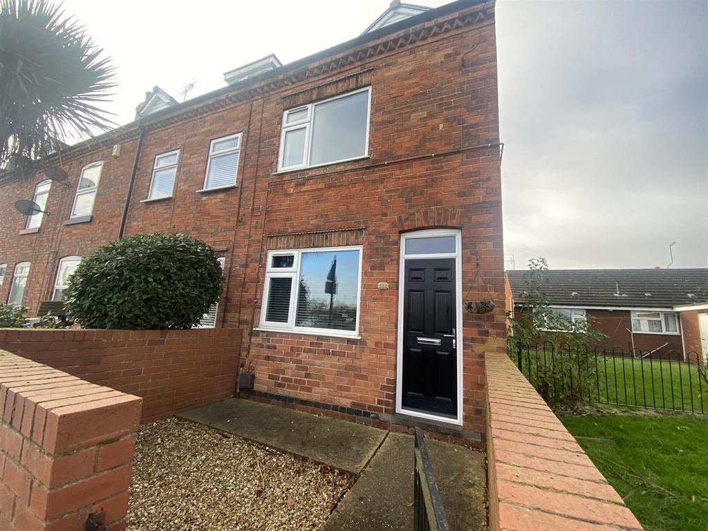 Langwith Road, Shirebrook, Mansfield 3 bed terraced house for sale £