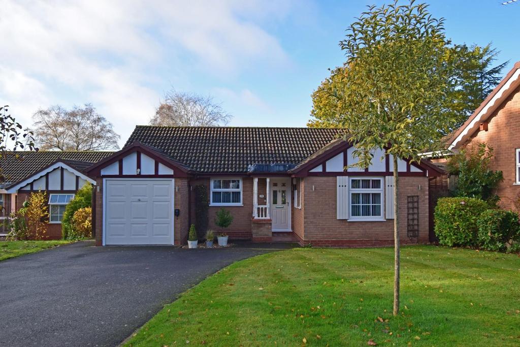 34 Birkdale Avenue, Blackwell, Worcestershire, B60 1BY 2 bed detached