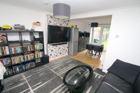 2 bedroom terraced house for sale - Stuart Way, Staines-upon-Thames, TW18