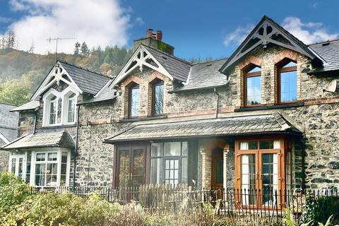 2 bedroom house for sale, Railway Cottages, Betws-Y-Coed