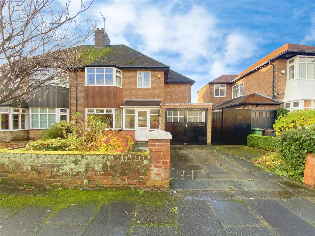 Bonnington Avenue, Crosby 4 bed semidetached house for sale £400,000