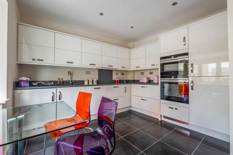 4 Brydges Close, Winchcombe, Cheltenham, GL54 5GE