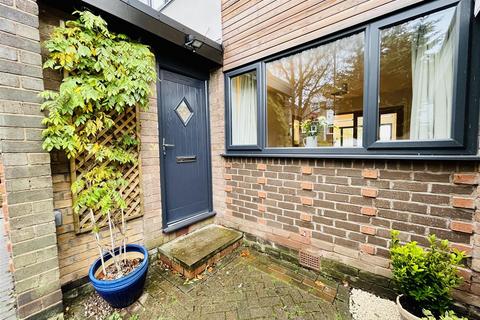 3 bedroom detached house for sale, Well Green Close, Hale, Altrincham