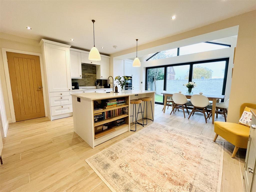 Live In Dining Kitchen