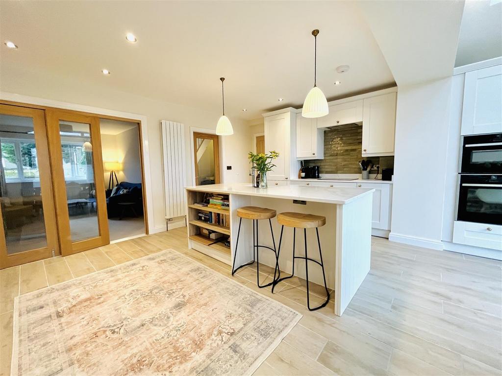 Live In Dining Kitchen