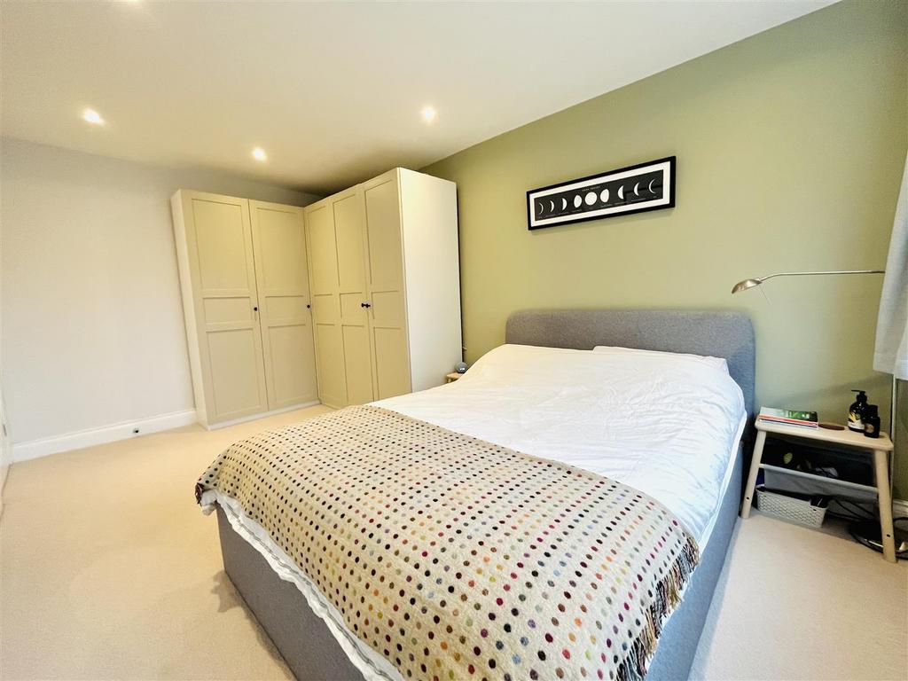 Bedroom 1 Aspect 2