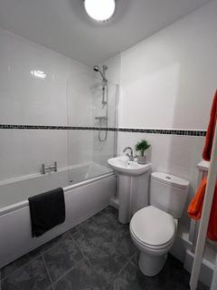 2 bedroom flat to rent - Royal Court, Hindley WN2 4BU.