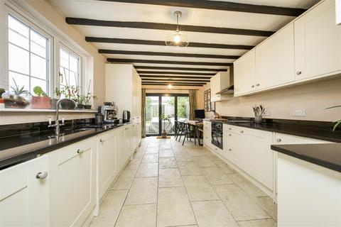2 bedroom end of terrace house for sale - Fourth Cross Road, Twickenham