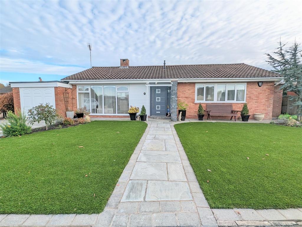 Harrow Place, Lytham 3 bed detached bungalow for sale £595,000