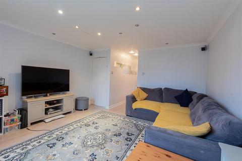 2 bedroom flat for sale, Ridge Bank, Cippenham