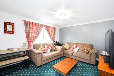 2 bedroom property for sale - Pineview Court, The Ridgeway, Chingford