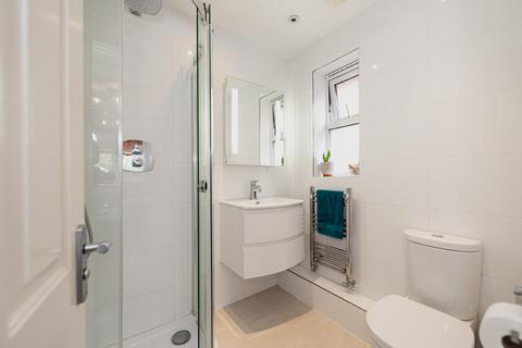 8 De Mel Close, Epsom, KT19 7EL