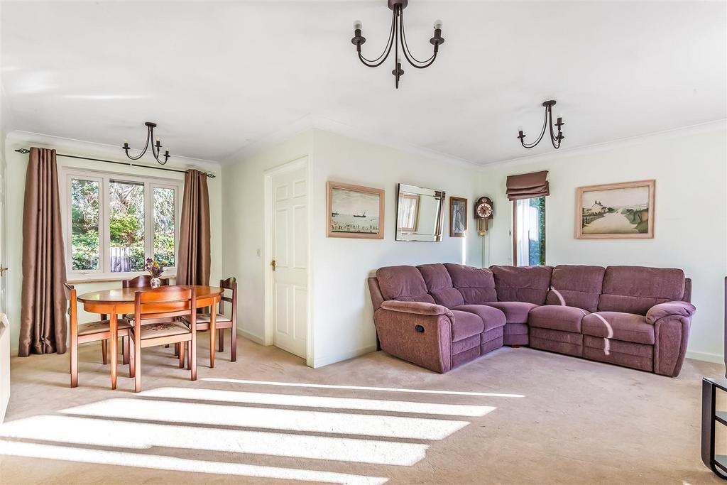 Oakmead Green, Epsom 2 bed detached bungalow for sale £425,000