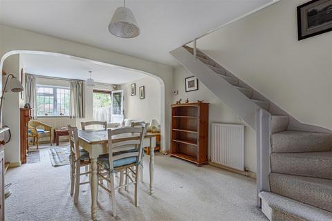 8 Lion Lane, Haslemere, GU27 1JD