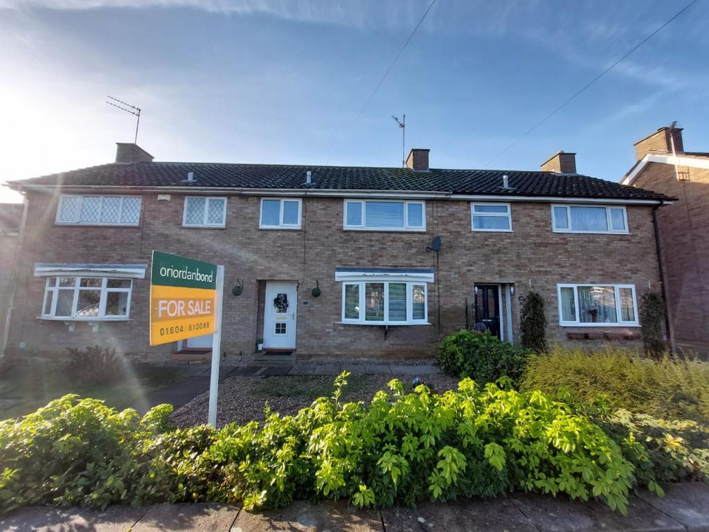 Station Road, Earls Barton, Northamptonshire NN6 3 bed terraced house