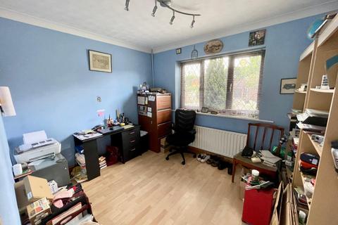 4 Ambridge Close, Northampton, NN4 9RW