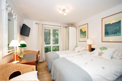 3 bedroom flat to rent, Fitzjohns Avenue, Hampstead Village NW3