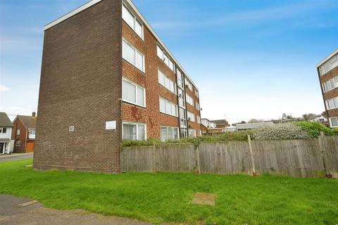 2 bedroom apartment for sale, Roseberry Avenue, Benfleet SS7