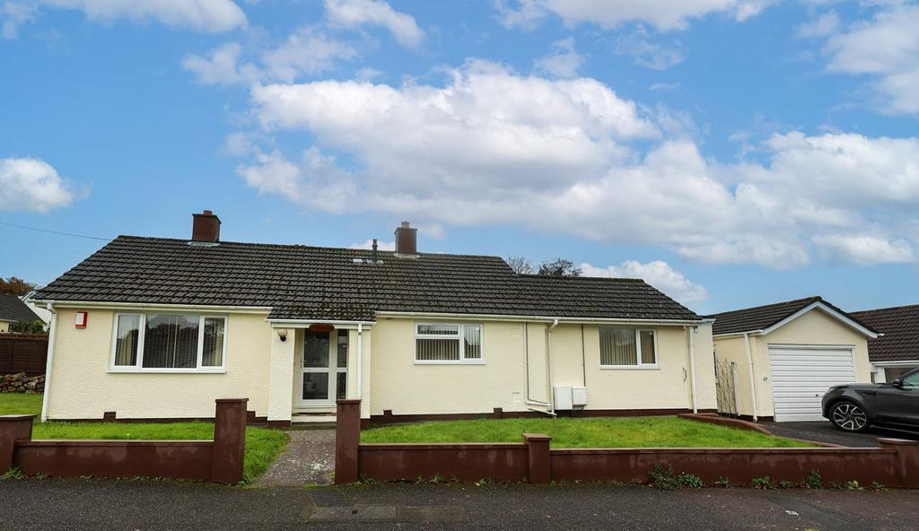 Springfield Close, Polgooth, St Austell, PL26 2 bed detached bungalow