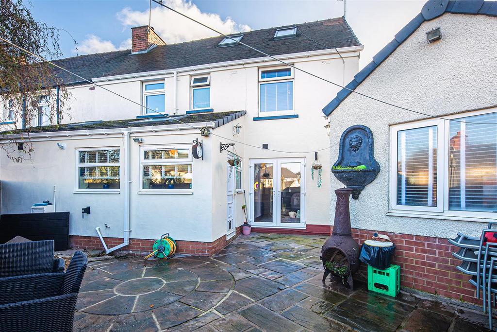 Melbourne Road, Stocksbridge, Sheffield 4 bed semidetached house for